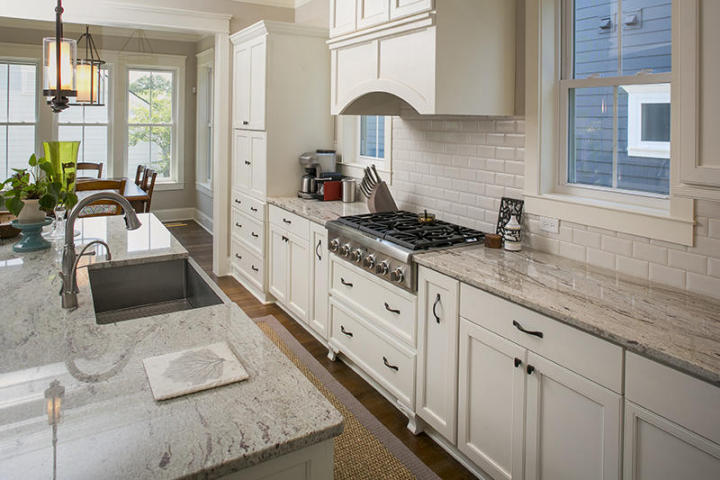 1782 Pierce kitchen